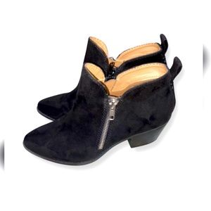 American Eagle Suede Booties